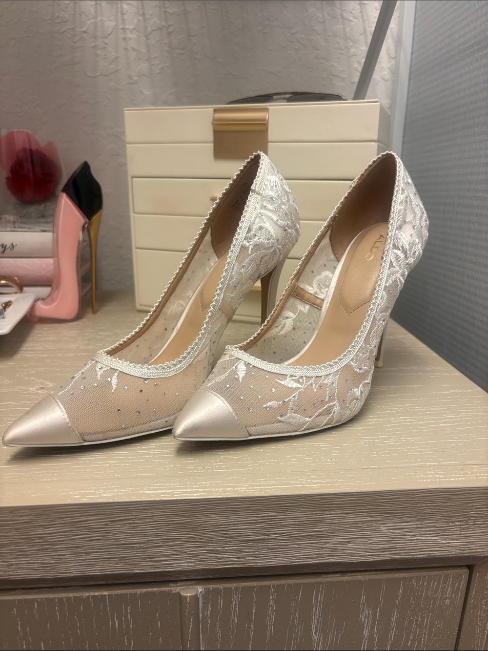 ALDO Ivory Lace Pointed-Toe Heels